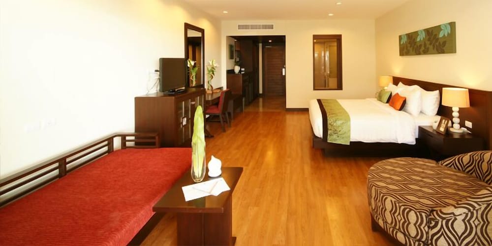 Фото The Heritage Pattaya Beach Resort