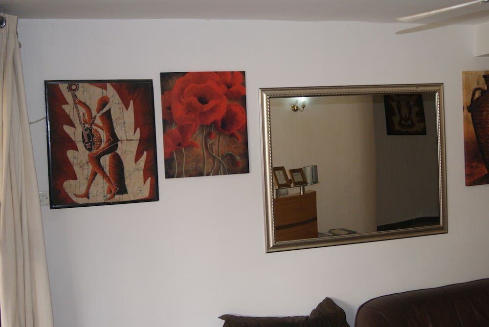 Фото The Golden Apple