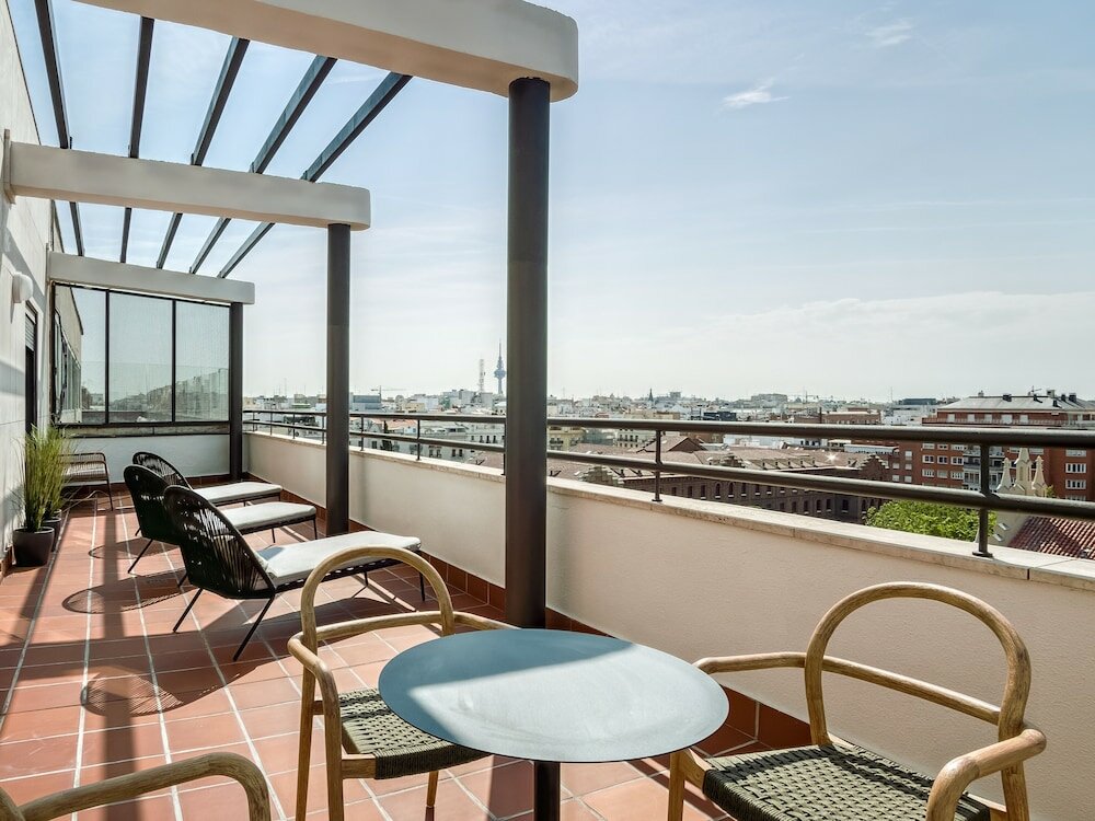 Фото Limehome Madrid Calle de Don Ramón de la Cruz