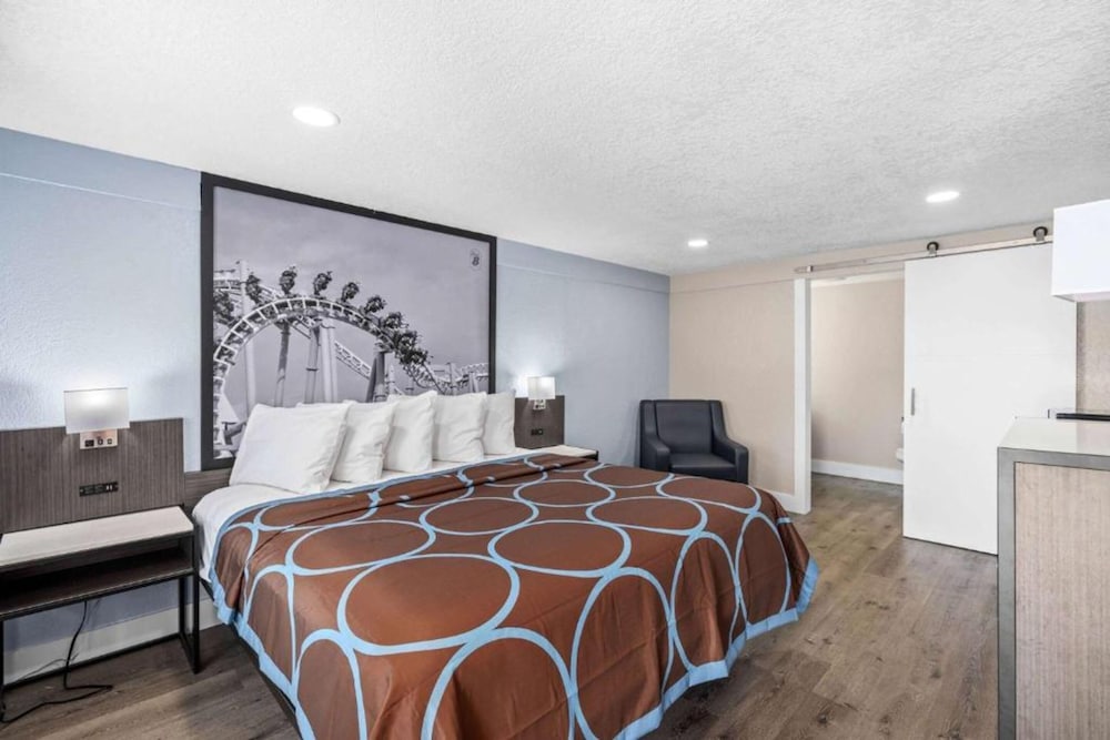 Фото Travelodge by Wyndham Kissimmee/Orlando