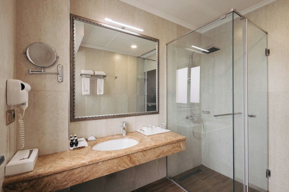 Фото Paris Hotel Yerevan