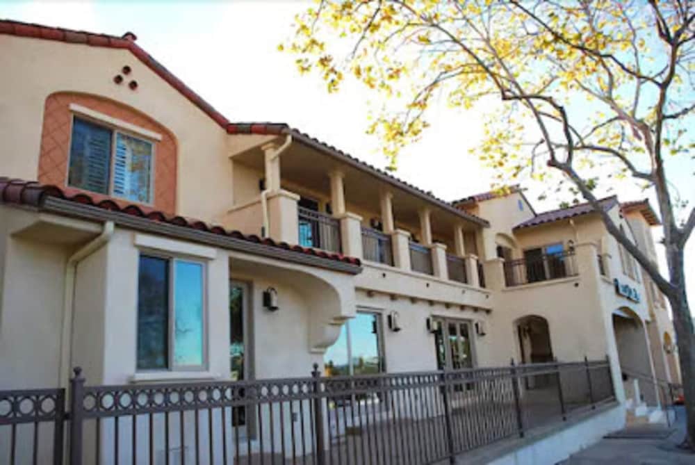 Фото Bella Capri Inn