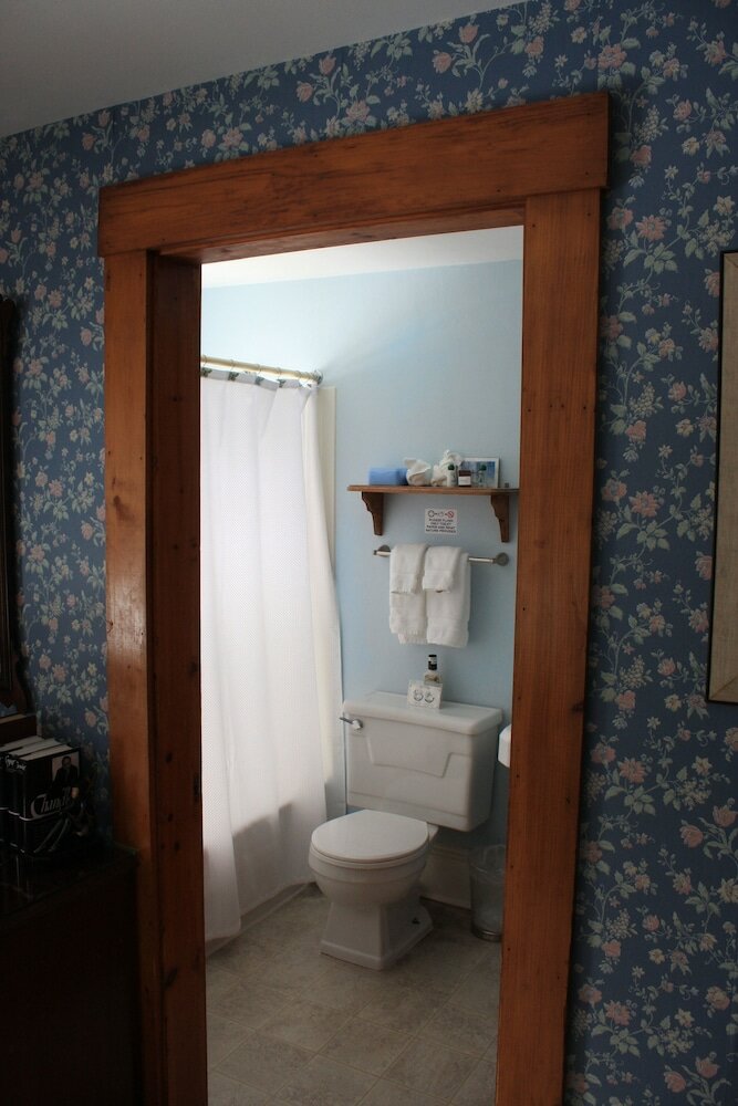 Фото Follansbee Inn