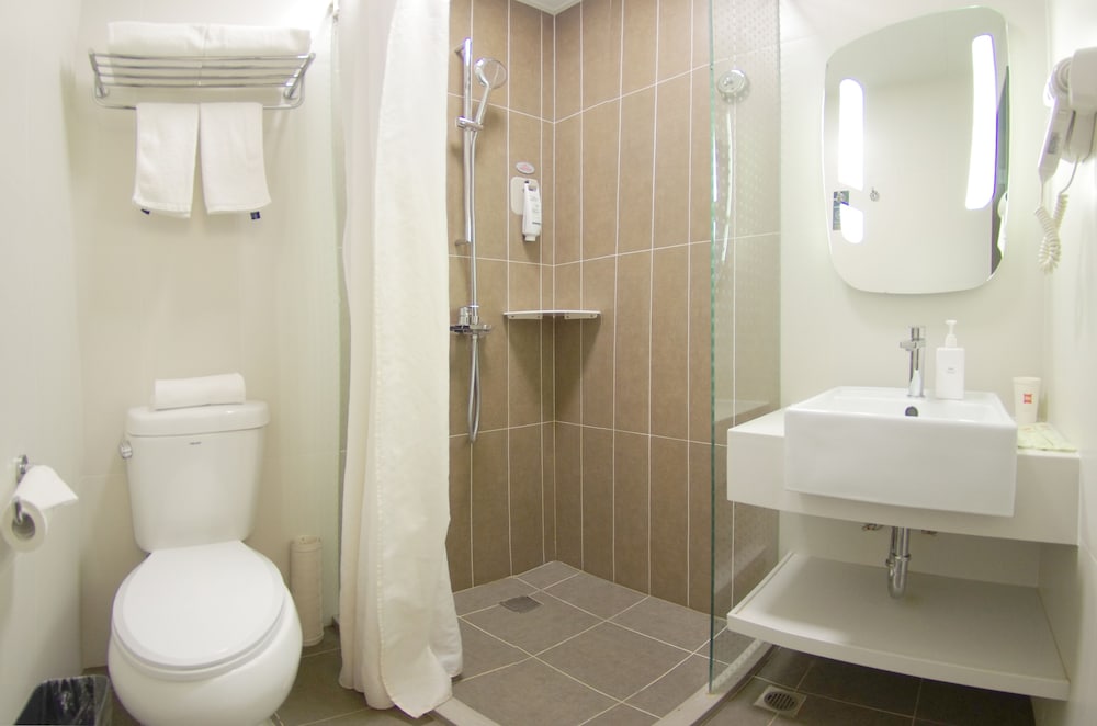 Фото Ibis Beijing Tiantandongmen Metro Station Hotel