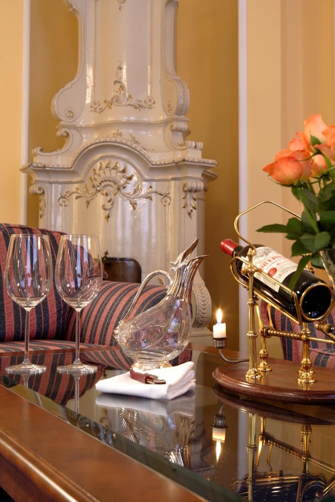 Фото Hotel Embassy