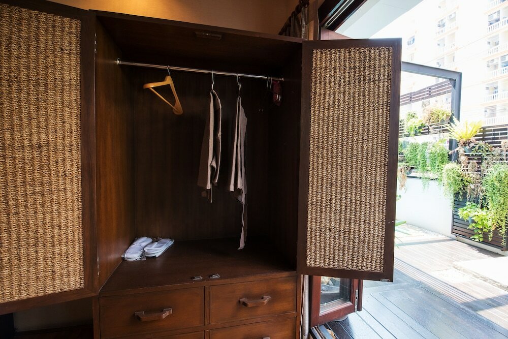 Фото Yotaka Boutique Hotel Bangkok