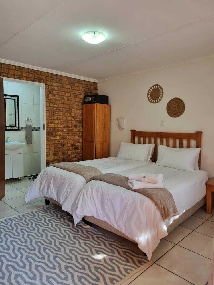 Фото Emerald Guesthouse