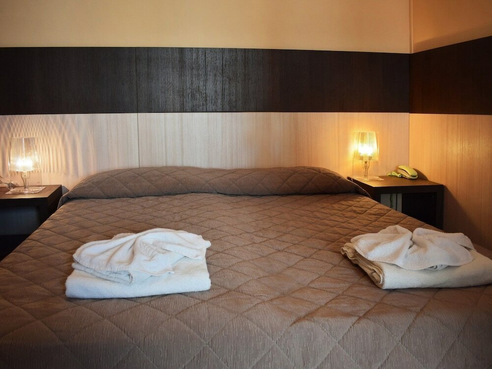 Фото Hotel Bamby