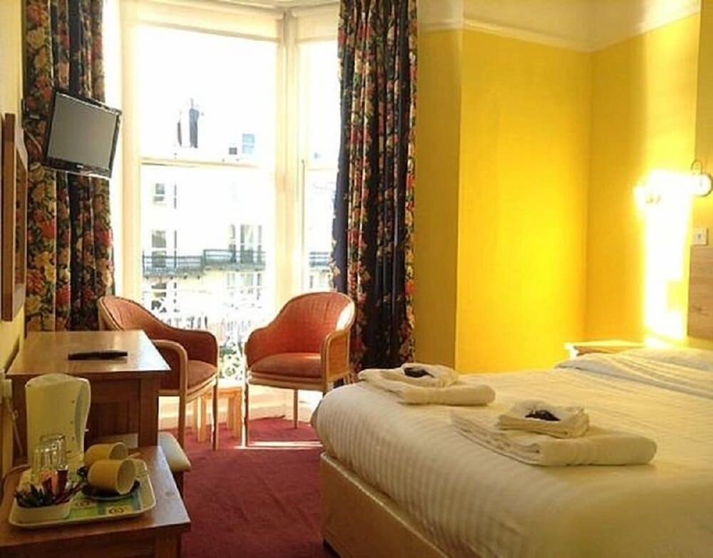 Фото отеля 2