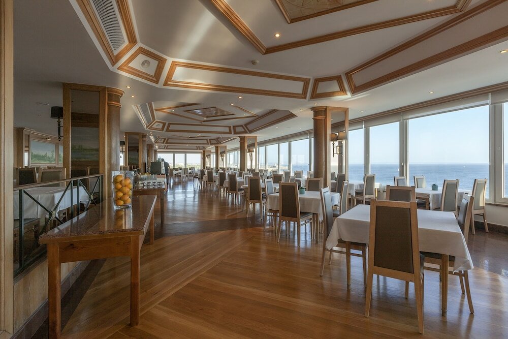 Фото Carcavelos Beach Hotel