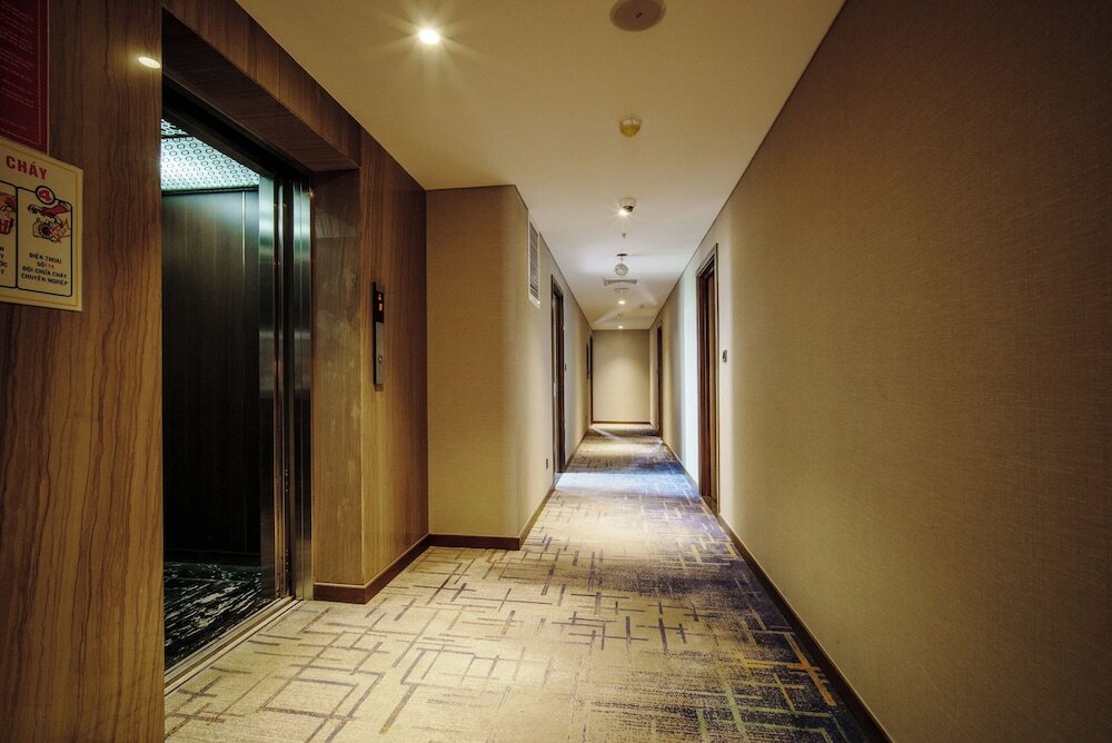 Фото Nhat Ha Lavish Hotel