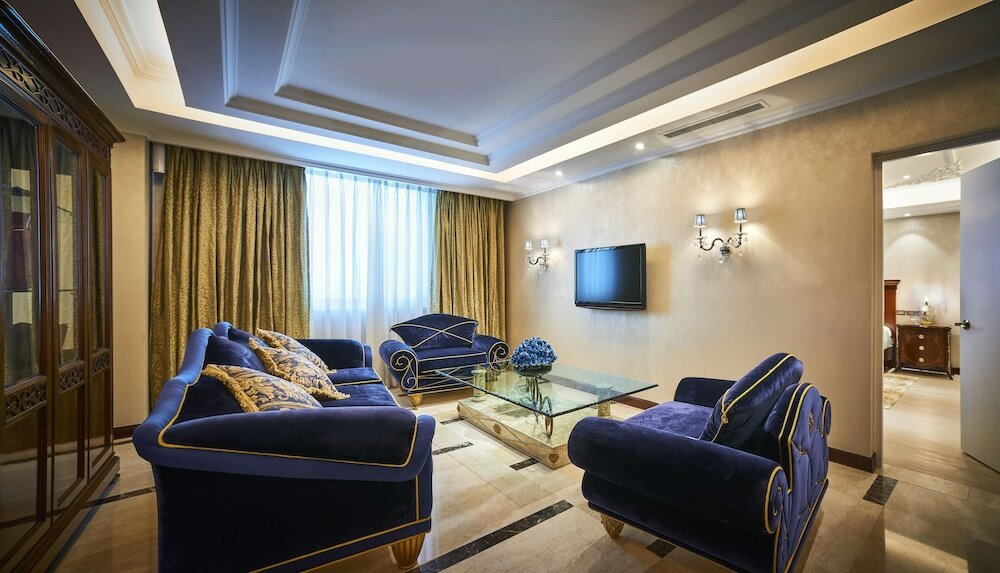 Фото Windsor Plaza Hotel