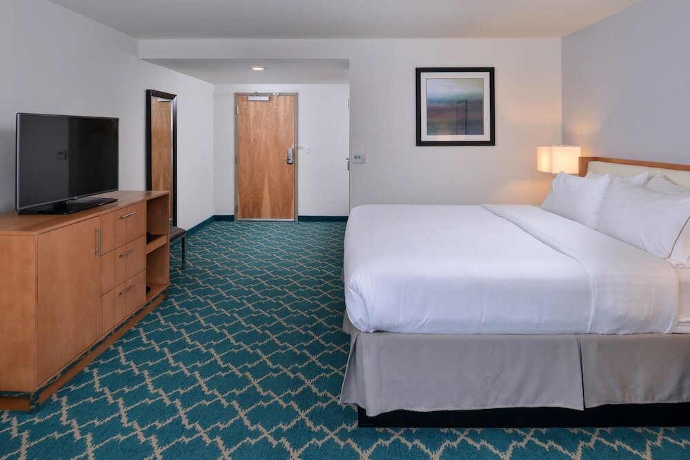 Фото Holiday Inn Express & Suites West Ocean City, an Ihg Hotel