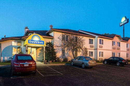Гостиница Days Inn by Wyndham West Eau Claire в Штате Висконсин
