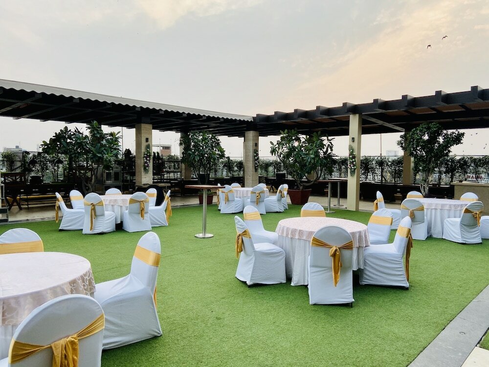 Фото The Landmark Hotel