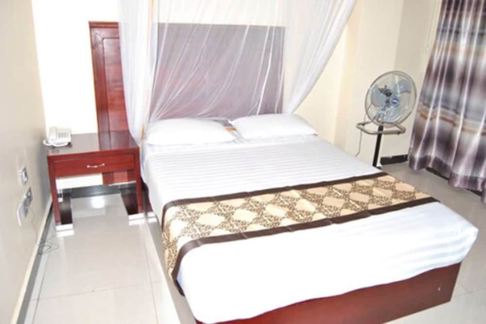 Фото Hbt Russel Hotel