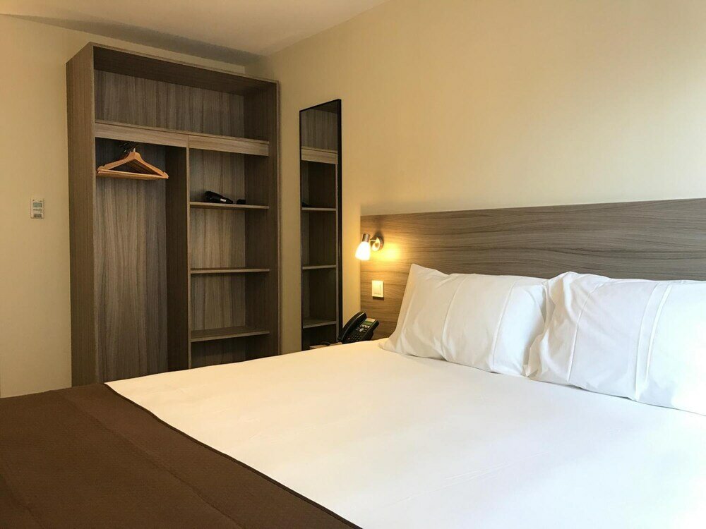 Фото The Coffee House Hotel