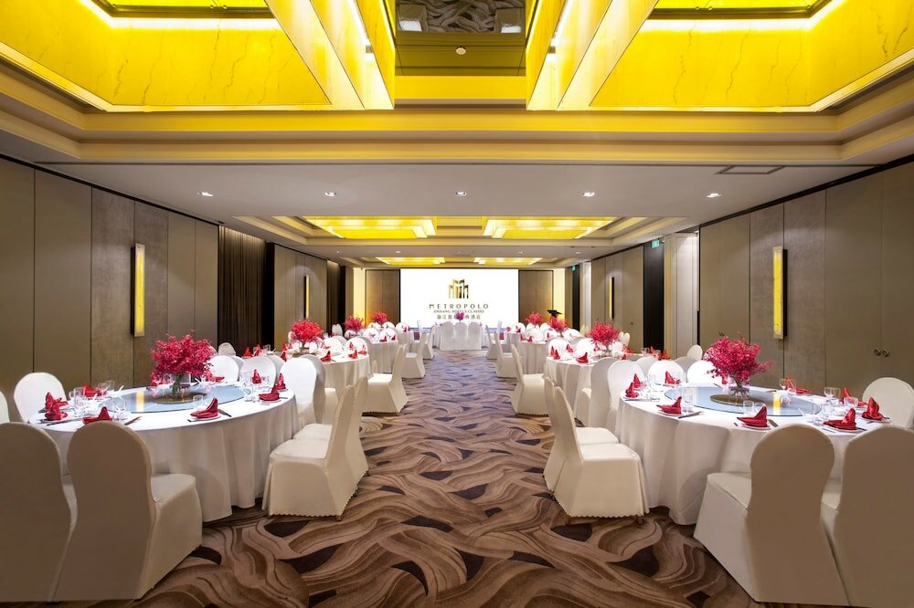 Фото Golden Tulip Bund New Asia