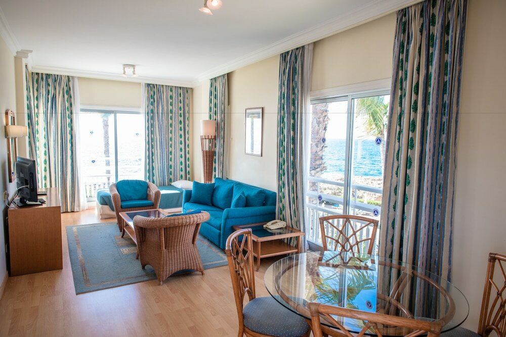 Фото Cynthiana Beach Hotel