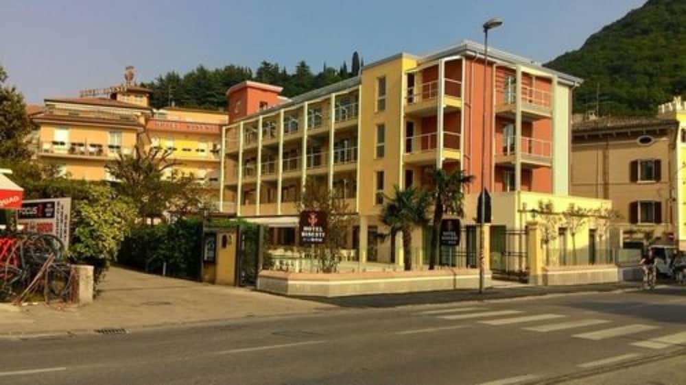 Фото Hotel Bisesti
