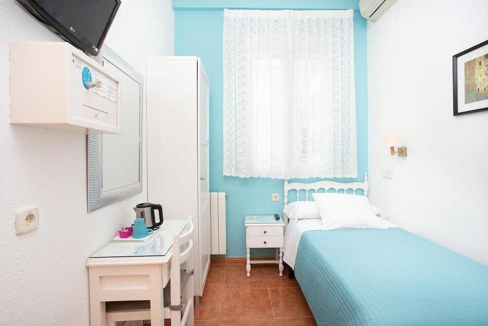 Фото Hostal Los Alpes