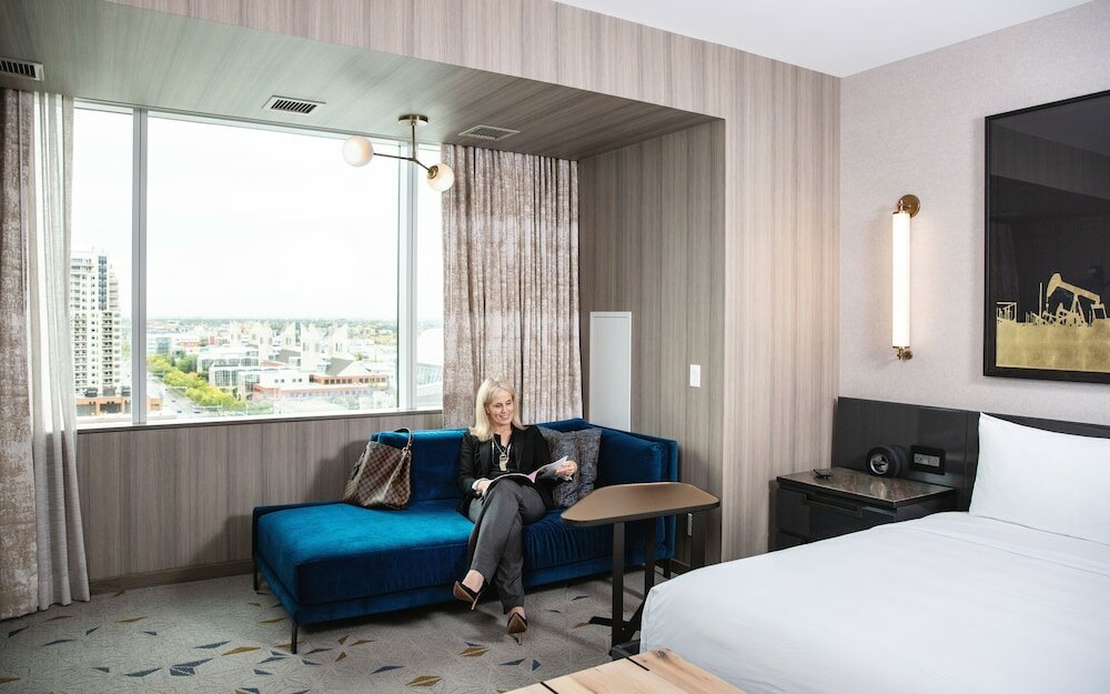 Фото Jw Marriott Edmonton Ice District