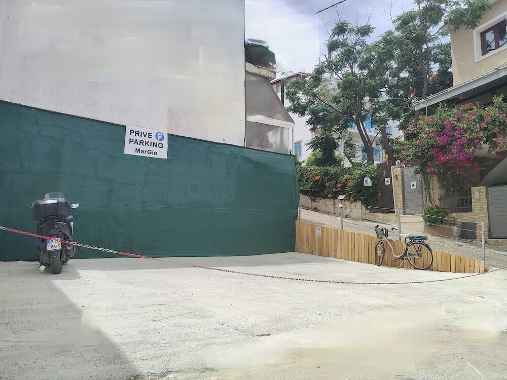 Фото MarGio Skiathos Apartments