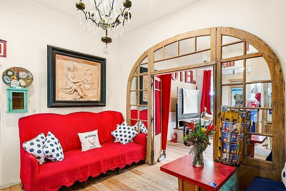 Фото Metro Hotel and Cafe