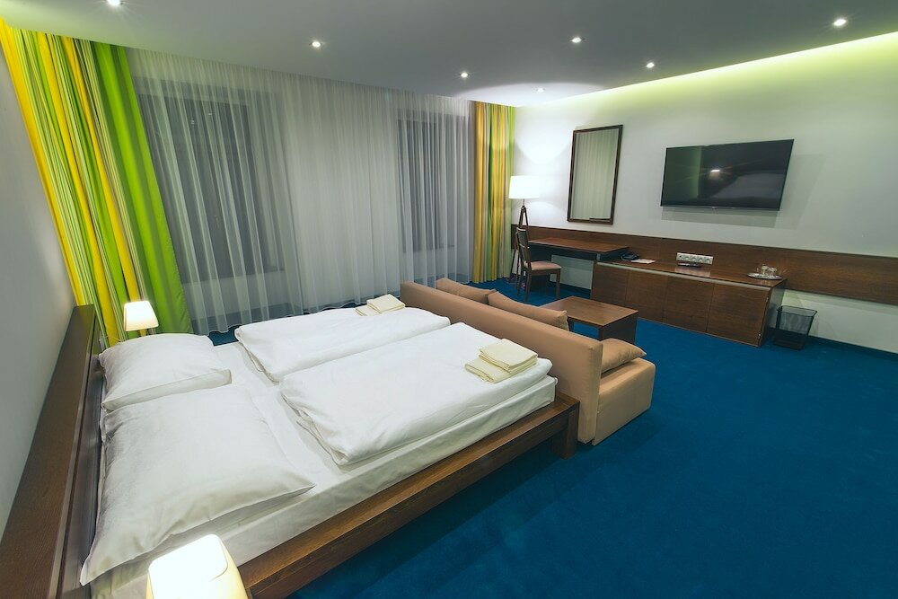 Фото отеля 2