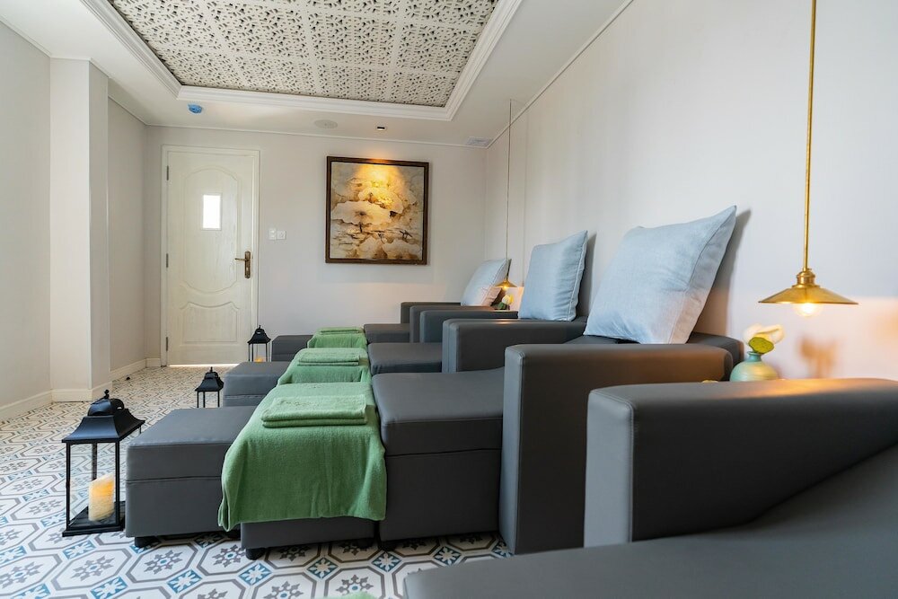 Фото Au Lac Charner Hotel