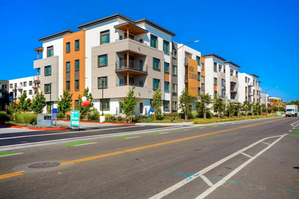 Фото Bluebird Suites near Facebook Hq