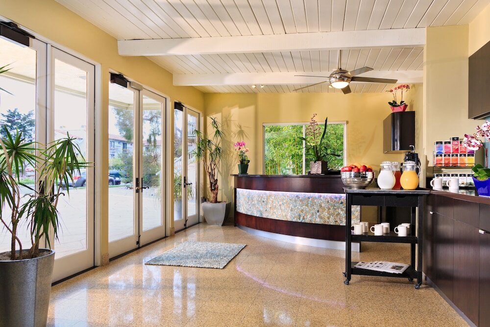 Фото Inn at East Beach