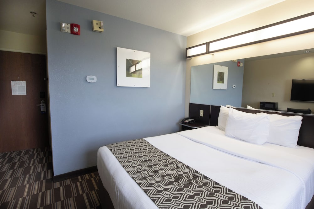 Фото Microtel Inn & Suites by Wyndham Waynesburg