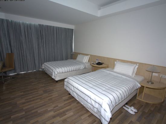 Фото Paseo Premiere Hotel