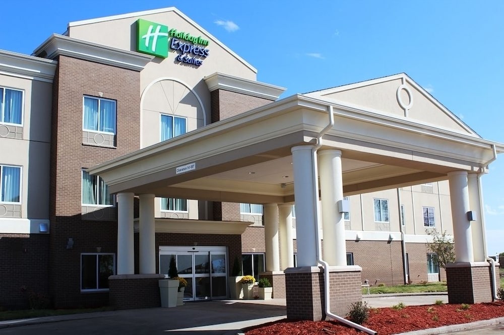 Фото Holiday Inn Express Hotel & Suites Albert Lea - I-35, an Ihg Hotel