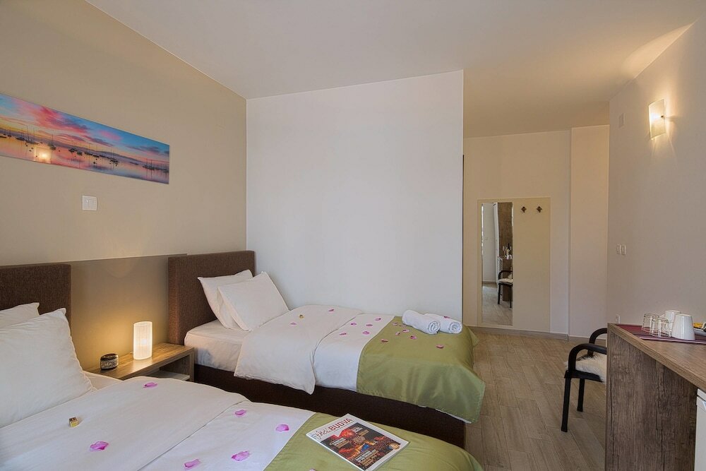 Фото Le Marc Guesthouse