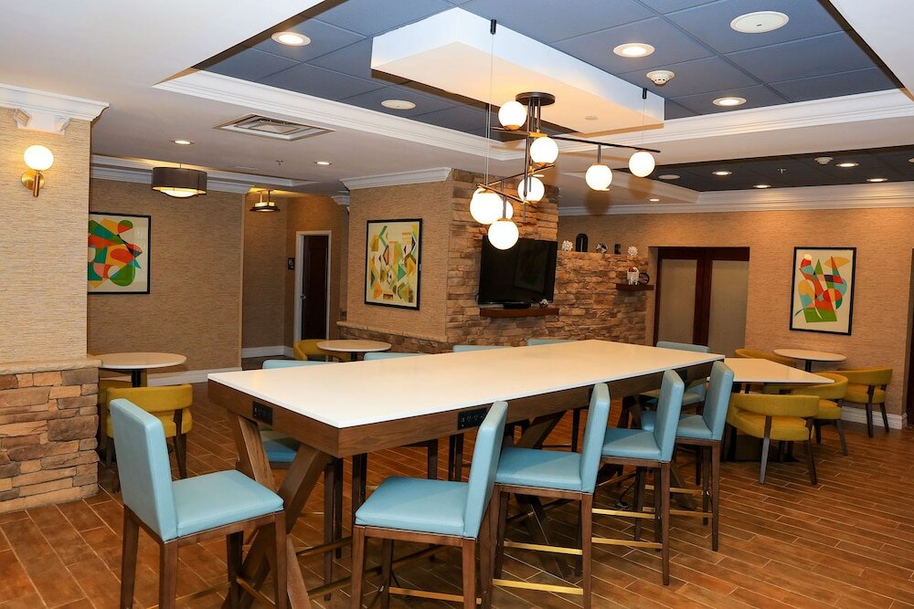 Фото Hampton Inn Atlanta-Canton