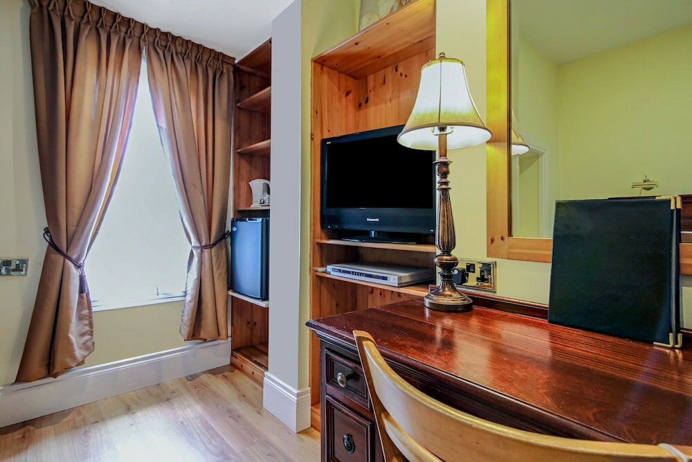 Фото Oyo Avenue House