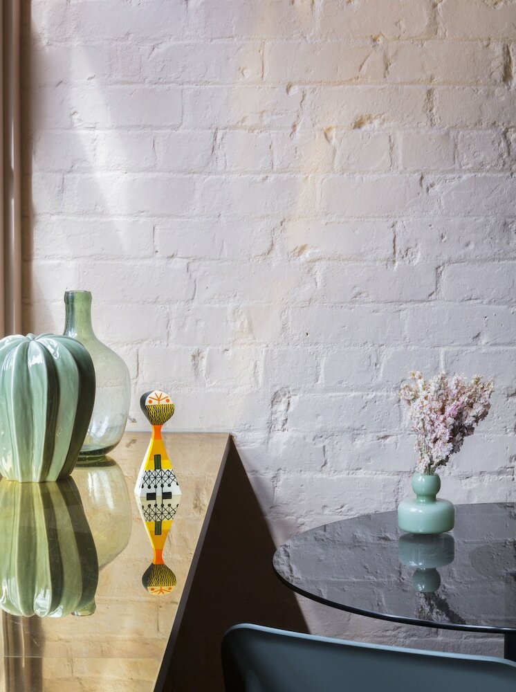 Фото Whitworth Locke