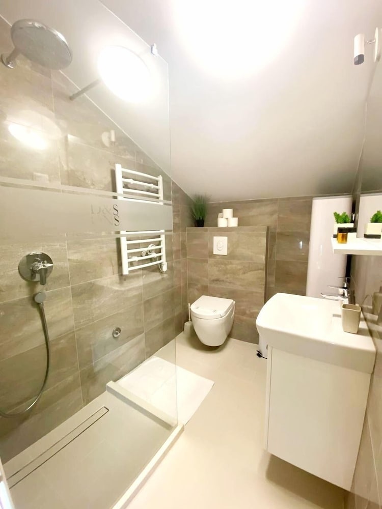 Фото D & Sons Apartments