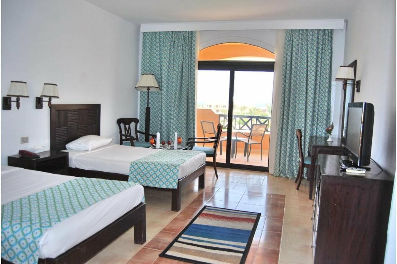 Фото Blend Elphistone Resort