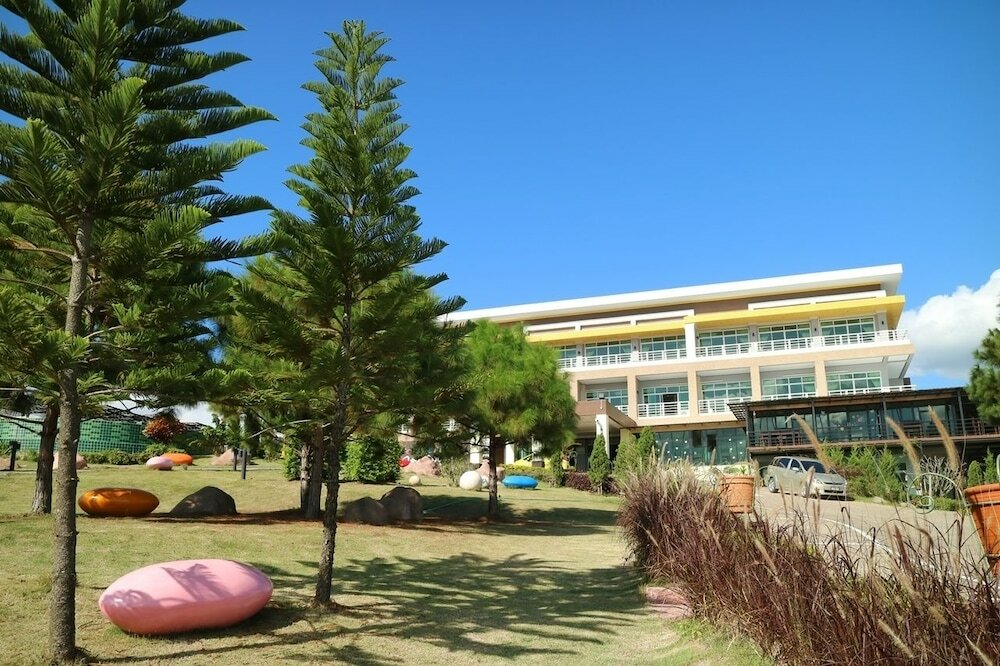 Фото Breeze Hill Hotel