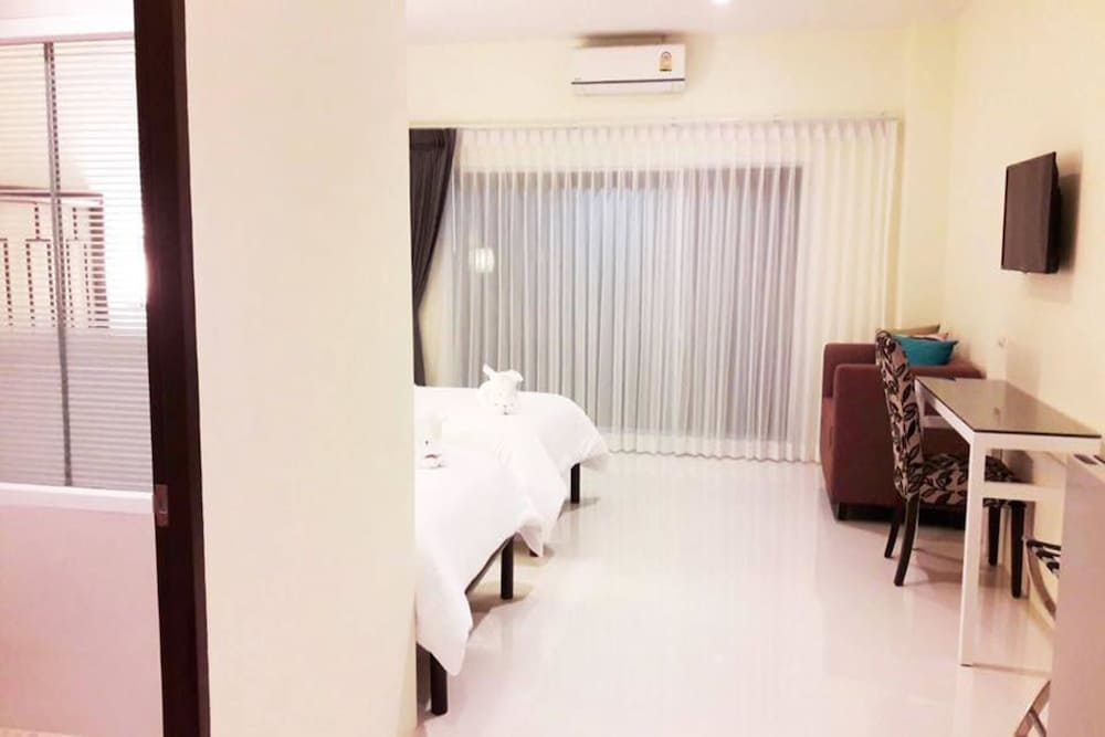 Фото Southgate Residence Hotel