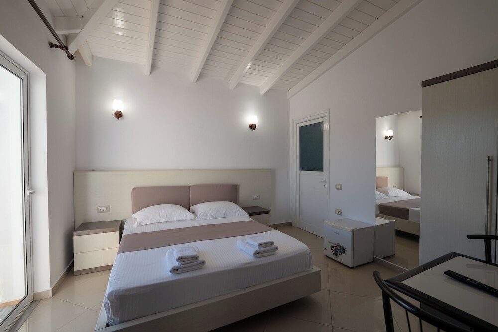 Фото Hotel Mariksel