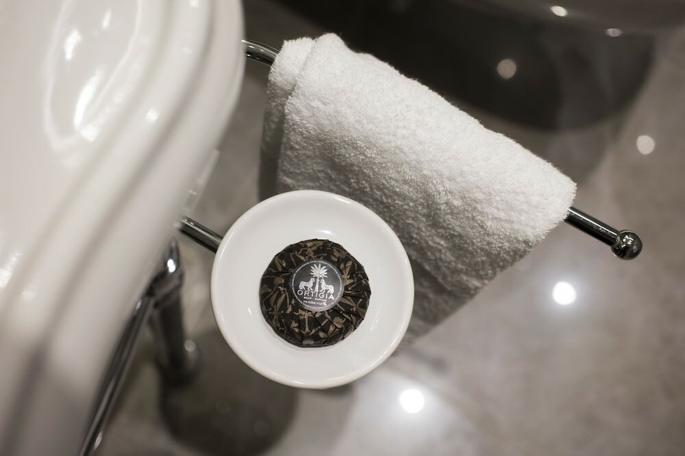 Фото The Frame Hotel