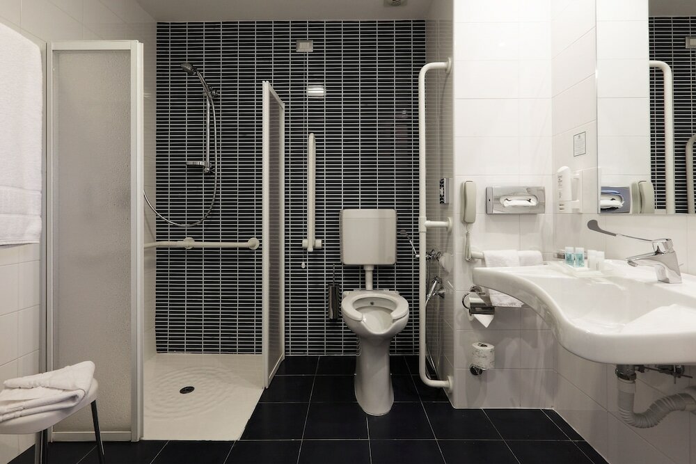 Фото Holiday Inn Milan Nord Zara, an Ihg Hotel