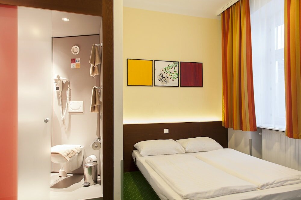 Фото Pension Stadthalle