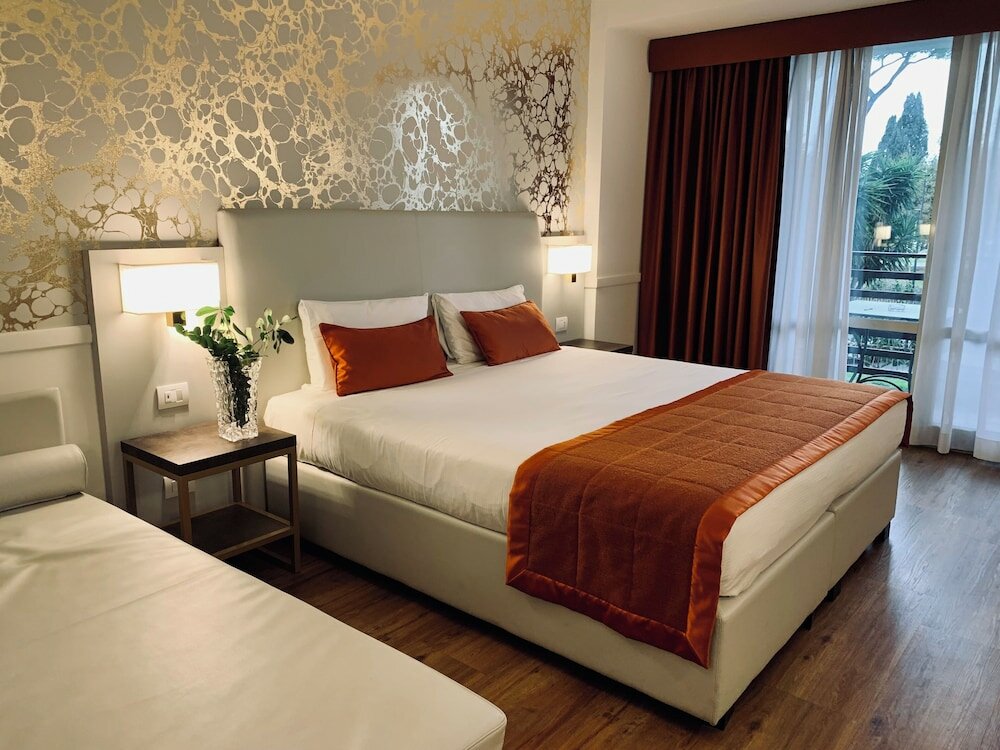 Фото Hotel Shangri-La Roma