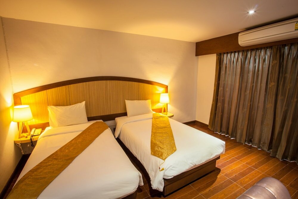 Фото Nh Elegant Hotel