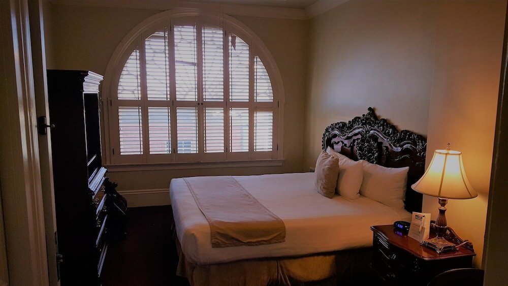 Фото The Monterey Hotel